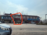 一层两间门市出租，位置好