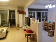 万象世纪一楼三居室出租