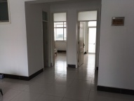 郓城拖修厂小区三楼加储藏室出售